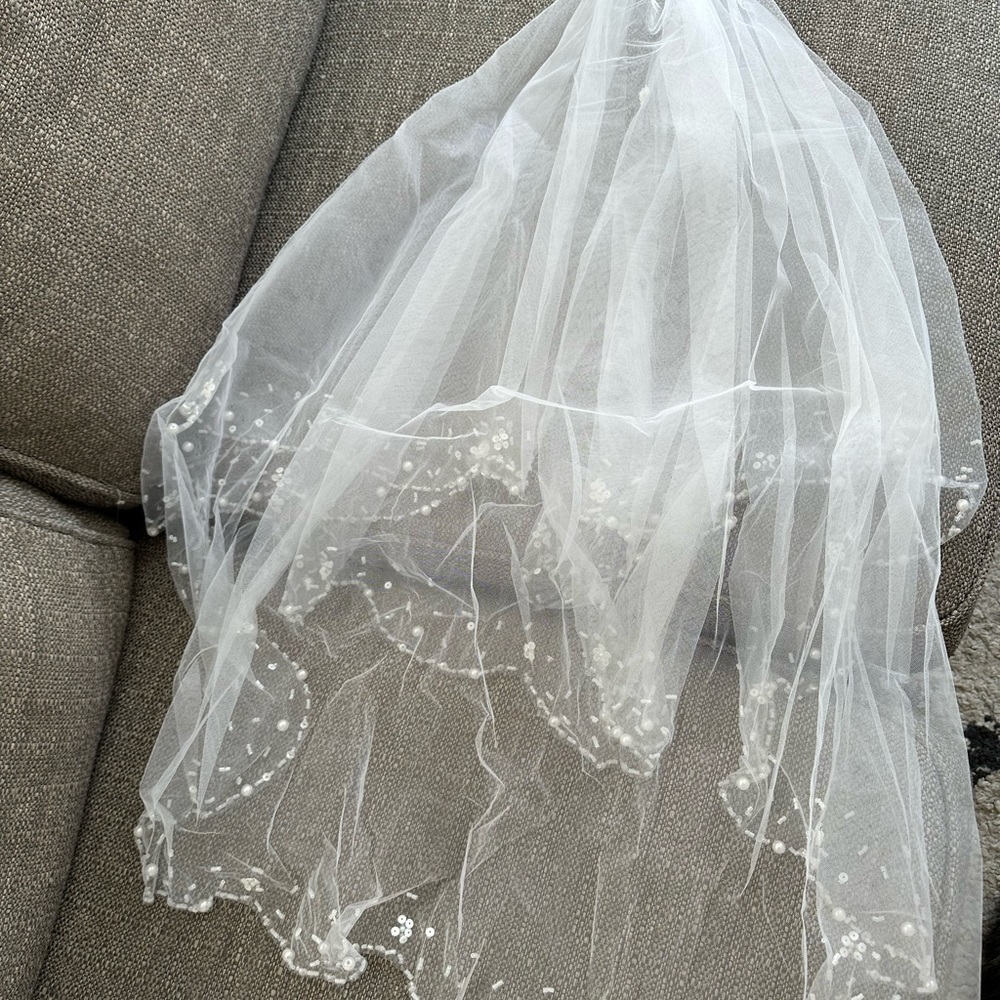 JJ’s House Two-tier Beaded Edge Elbow Bridal Veils With Beading/Sequin